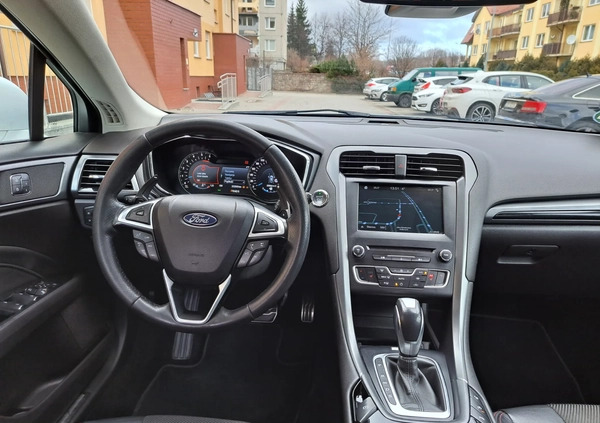 Ford Mondeo cena 58000 przebieg: 199000, rok produkcji 2017 z Wałbrzych małe 667